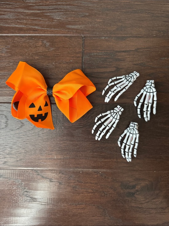 KimberlyJordyn Other - NWOT Halloween Bow Hair Clip with Skeleton Hand and Bow Clip - Orange